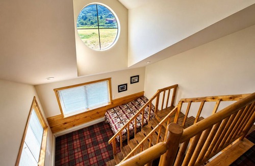 Mammoth Creek Apartment | Loft Suite With Scenic Mountain Side Views