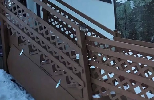 Kingman Cabin | Lofty Leisure Cabin- in a serene location perfect for a relaxing getaway