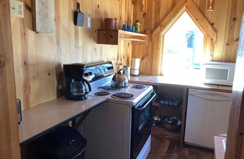 Heidelberg Cabin | Log Cabin Getaway in the RRG.