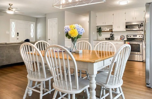 Durham House | Long-term Pro 3BR, near Duke, RDU
