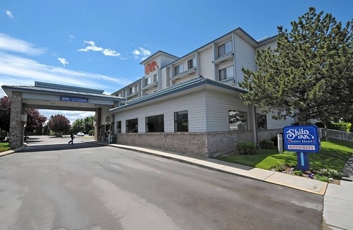 Nampa Hotel | Look No Further! 2 Comfortable Units, Indoor Pool, Near Taco Bell Arena!