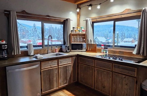 West Glacier Apartment | Lookout Tower: Sleeps 4- Water Views- Near Glacier
