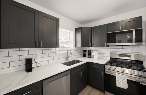 Southside House | Louisville 4BR Home Near Expo Center - Sleeps 12