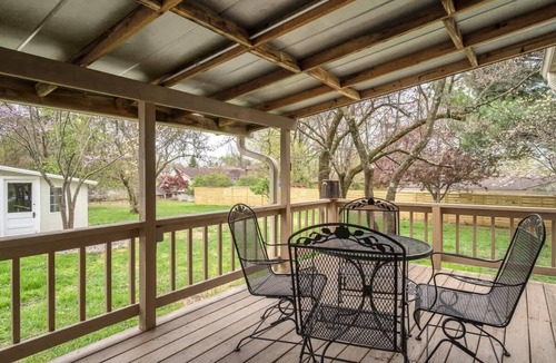 Poplar Level House | Louisville Charm | Ideal Location | Walkable | 3BR