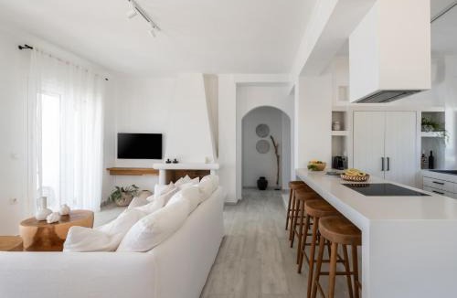 Mousata Villa | Lourdas White Villa
