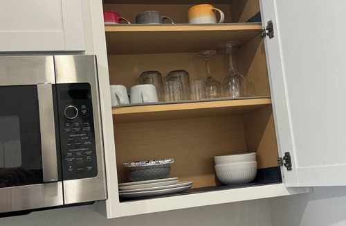 Henderson House | Lovely 1B1B Suite in brilliant Henderson