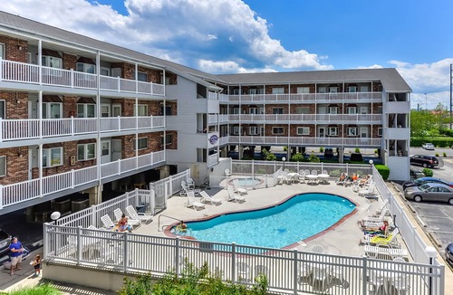 Midtown Ocean City Condo | Lovely 2 Bedroom 2 Bathroom Ocean Block Condo with Outdoor Pool on 55th Street!