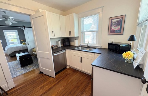 Columbia-Tusculum House | Lovely 2nd FL home w/view. 5miles to Downtown- In historical Columbia Tusculum.