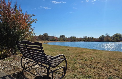 New Haven House | Lovely 3-bedroom home near the Bourbon Trail, with a lake in a country setting