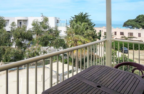 L'Ile-Rousse Apartment | Lovely apartment for 4 guests with A/C, pool, WIFI, TV, terrace and pets allowed