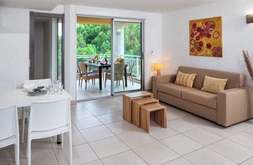 Santa-Lucia-di-Moriani Apartment | Lovely apartment for 6 guests with A/C, internet, pool, TV and pets allowed