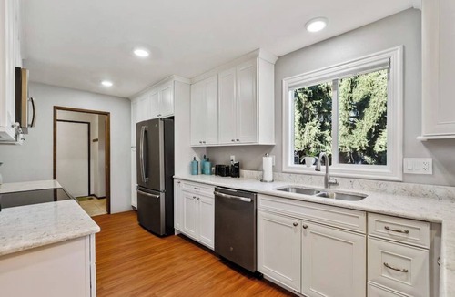 Ponder Point House | Lovely Home w/Private Dry Sauna, Fireplace, Free WiFi - Close to Skiing