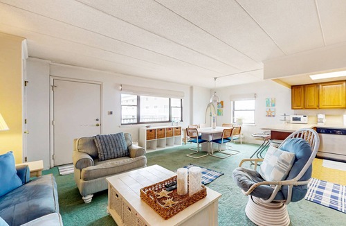 Midtown Ocean City Condo | Lovely Oceanside Vacation Suite w/Private Washer/Dryer, Free WiFi, & Balcony
