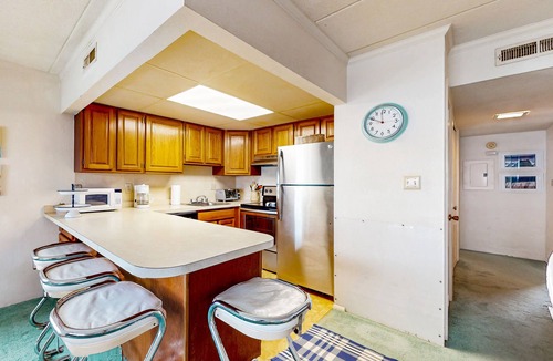 Midtown Ocean City Condo | Lovely Oceanside Vacation Suite w/Private Washer/Dryer, Free WiFi, & Balcony