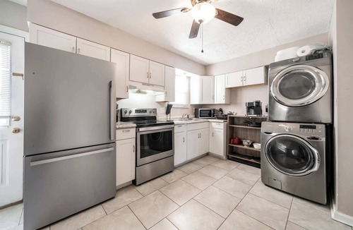Buechel Condo | Lovely Town Home with Free Parking | Pet Friendly