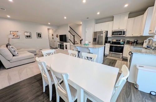 Ashland House | Lovely townhouse in Ashland, VA.