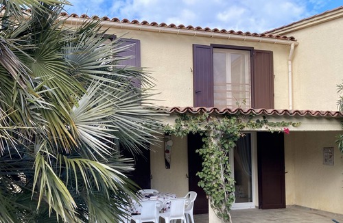 Casamozza Villa | Lovely villa, feet in the water!