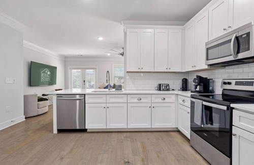 Mount Pleasant House | Lowcountry Lux, 5 min to Beach, 7 min to Dtwn
