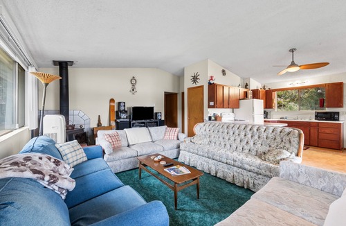 Rathdrum House | Lower Twin Lakes - Classic Lakefront Cabin