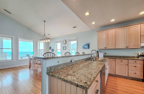 Surf City House | Lucky Enough – Pets Welcome, Ocean Views Included