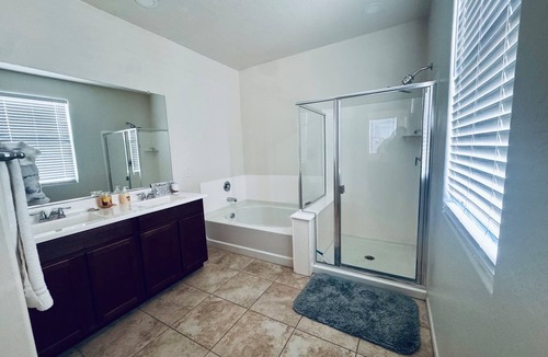 Glendale House | Luke AFB State Farm Stadium NFL/Cardinals Concerts Business