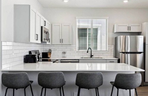 Casa Grande Apartment | Luminous Sunrise Home in Canopy at Cottonwood