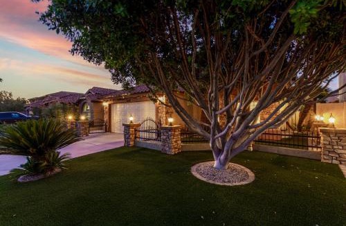 Desert Shires House | Lux 4BR Scottsdale house with pool and spa