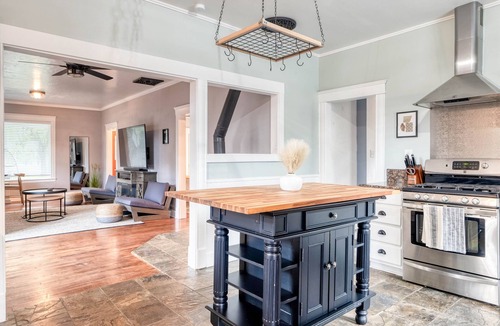 Kalispell House | Lux Kalispell Farmhouse w/Large Hot Tub