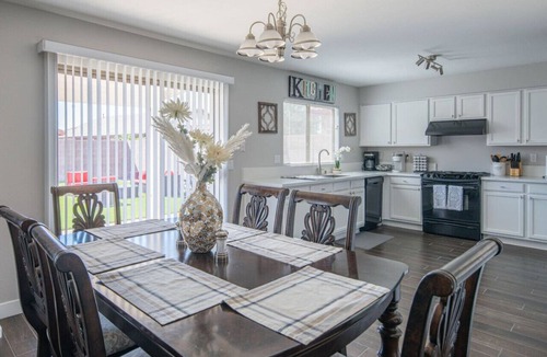 Avondale House | Luxe Avondale Escape - 4 BR, Sleeps 12
