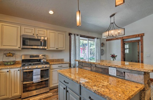 Bryce Canyon Cottage | Luxe Home ~ 2 Mi to Bryce Canyon National Park!