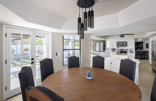 Paradise Valley Village Cottage | Luxe-paradise Palace-pool-spa-guest House & More!
