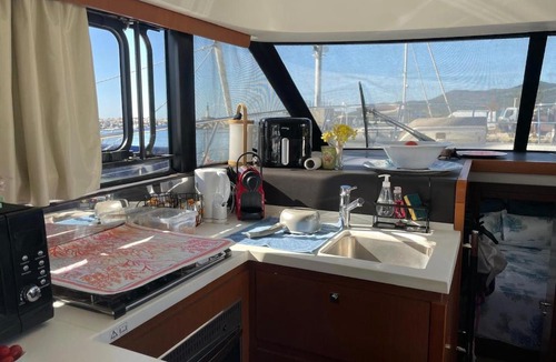 Solenzara Boat Rental | luxueux bateau à quai