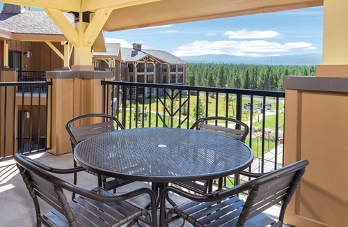 West Yellowstone Condo | Luxurious 1 bedroom condo at the entrance to Yellowstone NP.