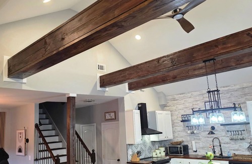 South Louisville House | Luxurious 4 bedroom home, 2 minute walk to the iconic. Churchill Downs!