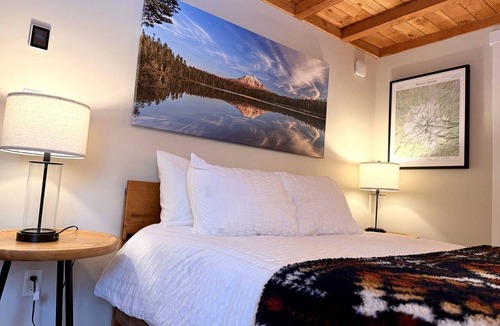 Carson Cabin | Luxurious Creekside Yurt with Stargazing Dome & Firepit near Carson, Washington