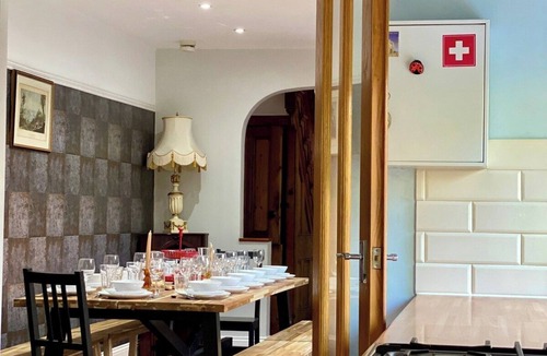 Netley House | Luxurious Edwardian House | 7 Bedrooms |