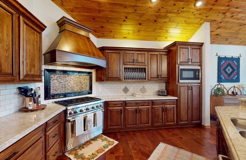 Torreon House | Luxurious mountain home w/firepit & grill - close to hiking, fishing, & golf