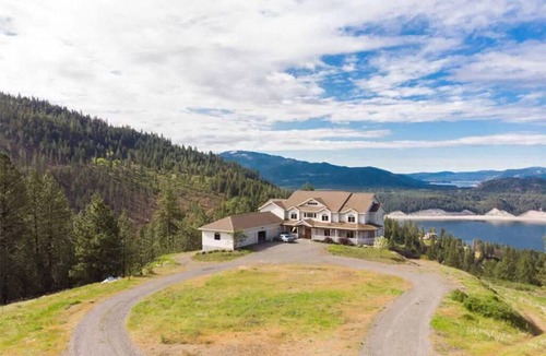 Kettle Falls House | Luxurious River/Mountain View house Suite 1