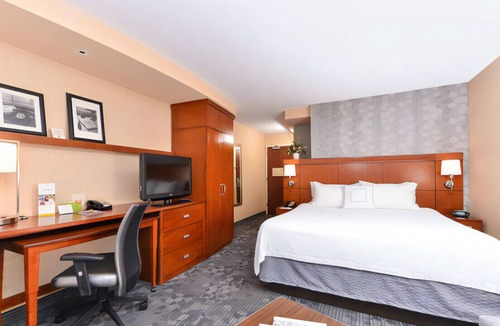 Meridian House | Luxurious Room for Business and Pleasure W/ Gym