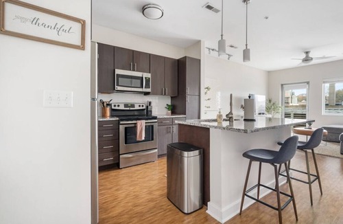 Grandview Heights Apartment | Luxury 1 Bed Apartment in Grandview