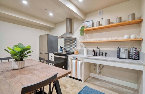Mississippi District Apartment | Luxury 2BR Mississippi Home - 95 WalkScore