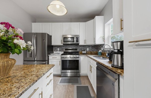 Woodbridge Other | Luxury 3BR Near Shops, Town Center Potomac Mills, State Park & Washington DC