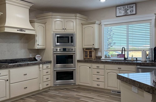 Nephi House | Luxury 4-bed 3.5 bath house w/mountain views in Nephi - sleeps up to 10 guests