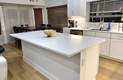 Pivotal Peoria Center House | Luxury 4/bed w/Pool & Putt Grn