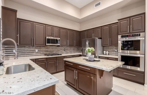 Glen Eagle Villa | Luxury 4-bedroom Desert Villa w/Pool & BBQ - Great Location!
