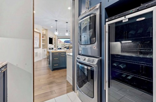 Ivins House | Luxury 4-bedroom Retreat- stellar red rock views – St. George's Premier Getaway