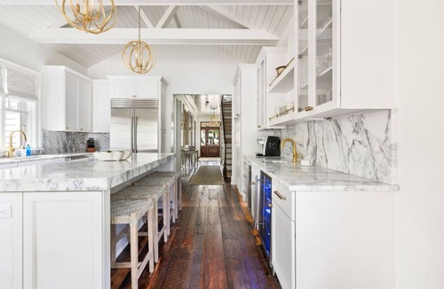 Old Village House | Luxury 4BR – Old Village Charm, Beach in Minutes