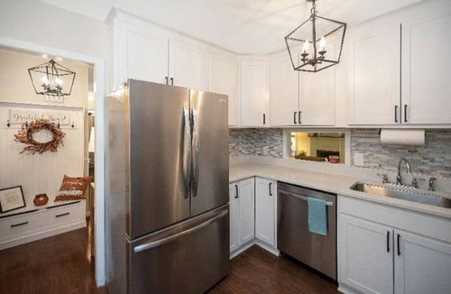 Fredericksburg House | Luxury 5 Star, Fully Furnished