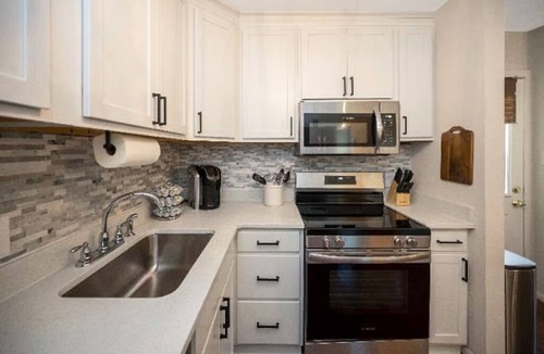 Fredericksburg House | Luxury 5 Star, Fully Furnished