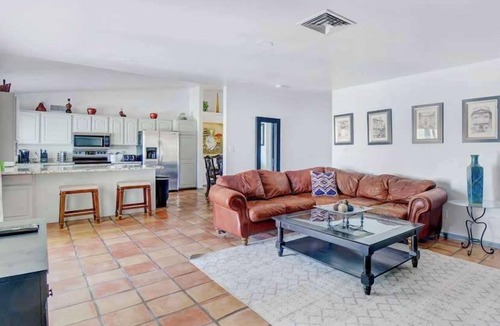 Honeyridge Manor House | Luxury 5BR | Private Pickleball, Pool, Spa